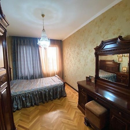 Большая Четырехкомнатная Квартира С Двумя Балконами У Моря В Центре Сухума,В Абхазии سوخومي المظهر الخارجي الصورة